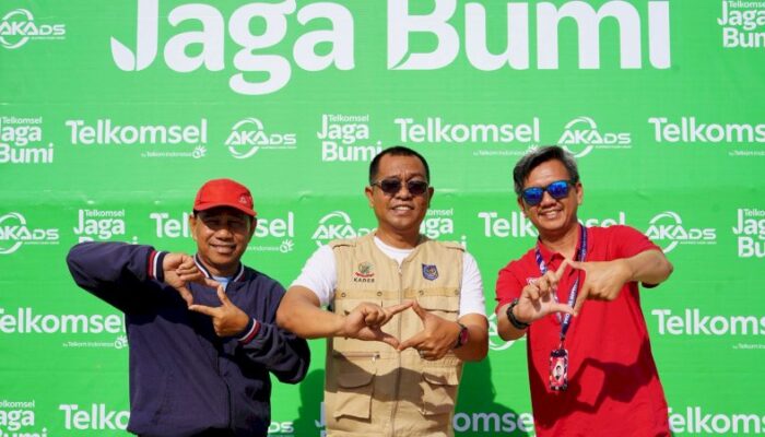 Telkomsel Tanam 1.000 Bibit Mangrove di Pesisir Pangkep