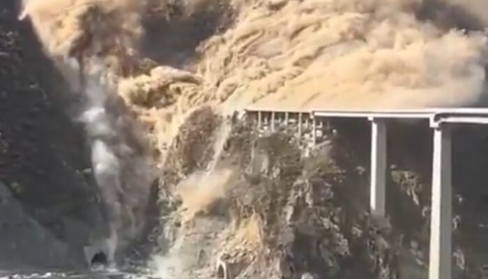 Jembatan Hongqi di Sichuan China Runtuh, Tak Ada Korban Jiwa